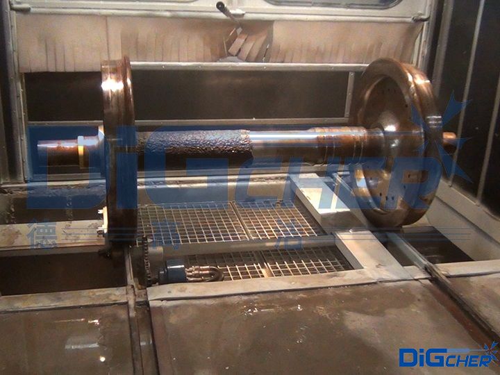 高速動車組輪對除漆前後對比