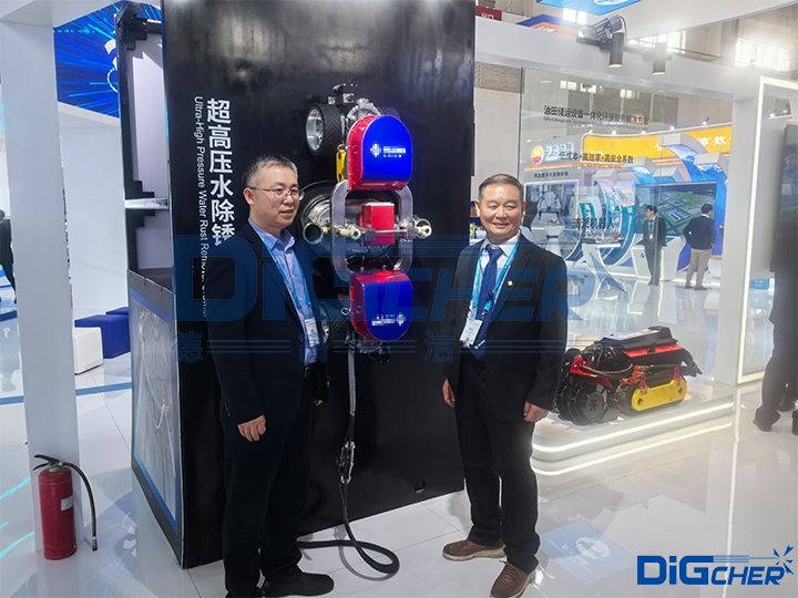 德（dé）高潔超高（gāo）壓水（shuǐ）除鏽（xiù）機器（qì）人亮（liàng）相 （cippe2025） 北京石油展