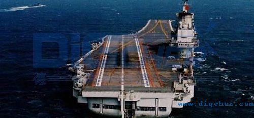 遼（liáo）寧號航空母艦跑道黑印（yìn）