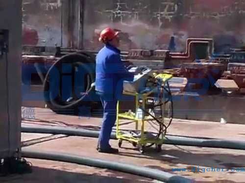 超高壓水（shuǐ）自（zì）動爬壁清洗機構操（cāo）控（kòng）裝置