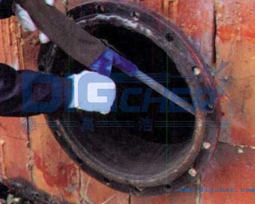 幹冰清洗（xǐ）儲（chǔ）油罐現場